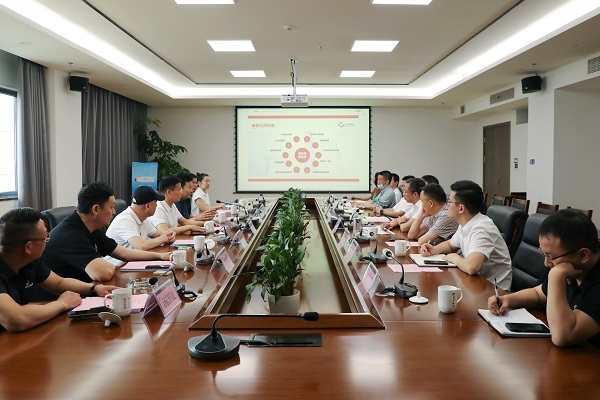 6月7日，，甘肃温州商会、中利集团来访集团开展商务洽谈 (1).jpg